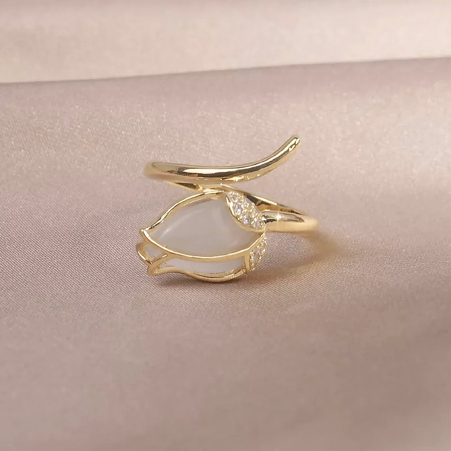 Gold tulip ring