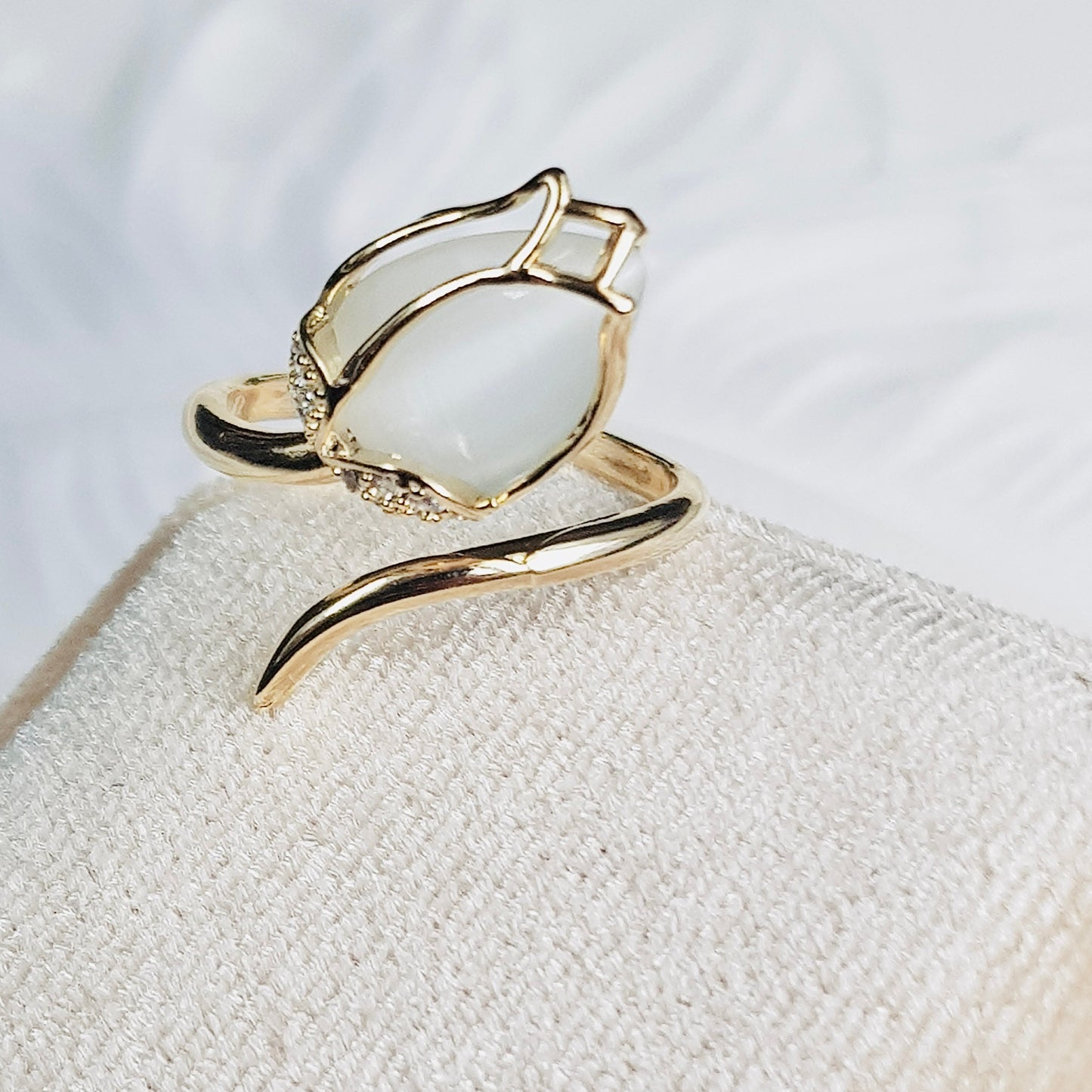 Gold tulip ring