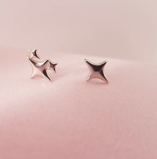 Star studs earrings